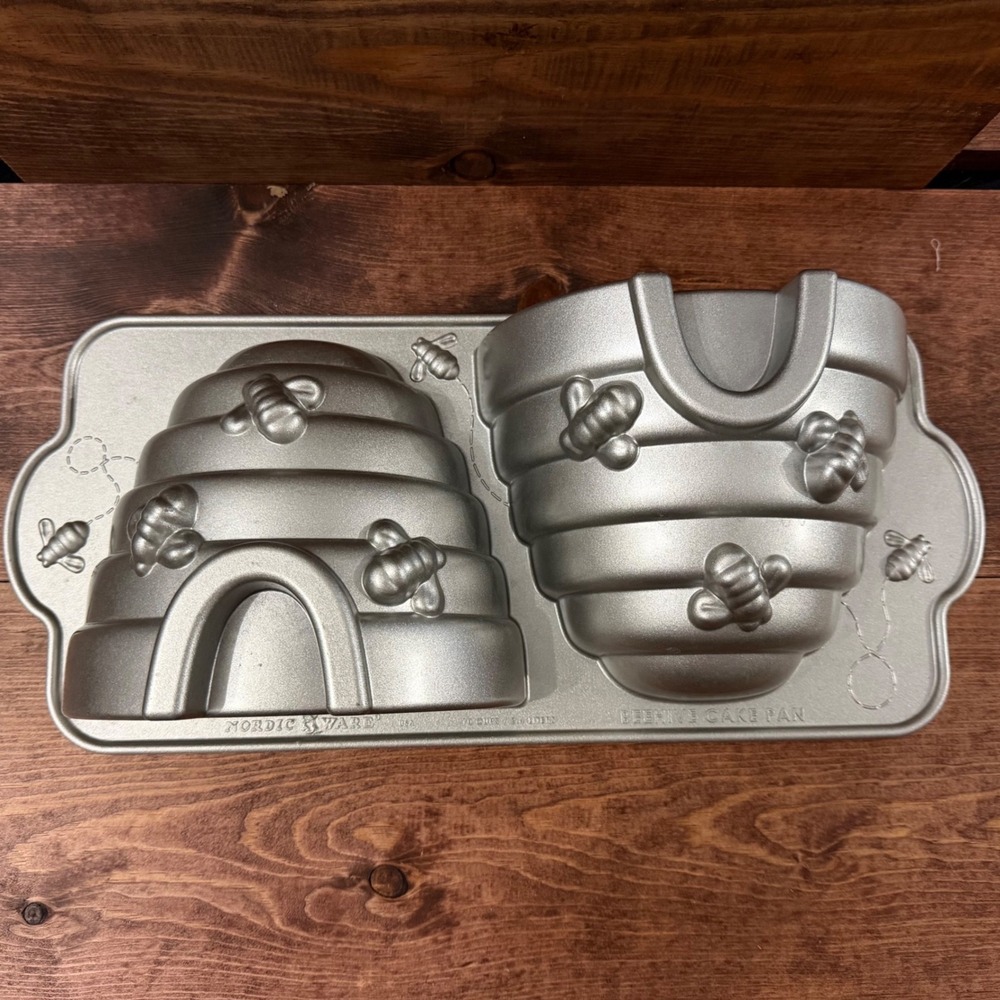 Nordic Ware Beehive Cake Pan Silver Cast Aluminum 10 Cup Non-Stick Made in USA